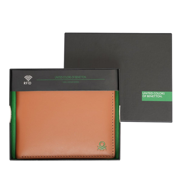 United Colors Of Benetton Ceska Men's Passcase Wallet Tan